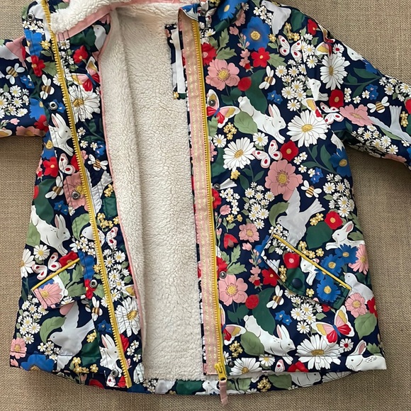 EUC Mini Boden water repellant fleece lined anorak, bunny butterfly bee floral - Picture 4 of 10
